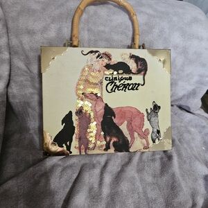 Chic Vintage-Inspired Women Bag with Artistic Design